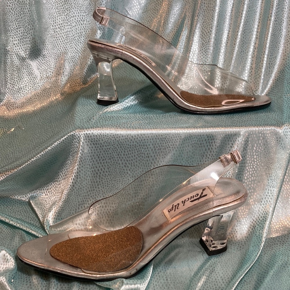 Vintage 70’s clear lucite sling backs with chunk heel & silver insoles size 6m